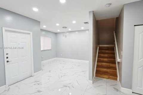 Купить таунхаус в Майами, Флорида 4 спальни, 157.75м2, № 2049622 - фото 7