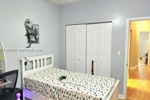 Купить таунхаус в Майами, Флорида 4 спальни, 157.75м2, № 2049622 - фото 23