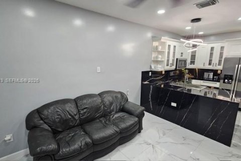 Купить таунхаус в Майами, Флорида 4 спальни, 157.75м2, № 2049622 - фото 13