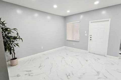 Купить таунхаус в Майами, Флорида 4 спальни, 157.75м2, № 2049622 - фото 4