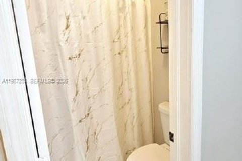 Купить таунхаус в Майами, Флорида 4 спальни, 157.75м2, № 2049622 - фото 21