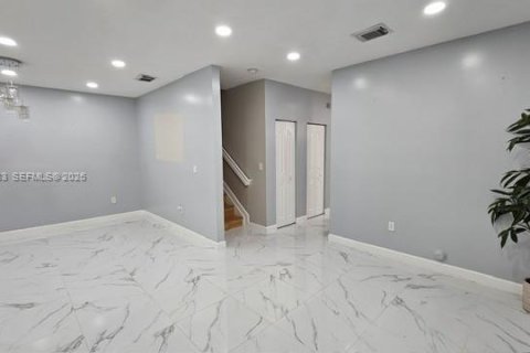 Купить таунхаус в Майами, Флорида 4 спальни, 157.75м2, № 2049622 - фото 8