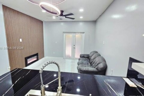 Купить таунхаус в Майами, Флорида 4 спальни, 157.75м2, № 2049622 - фото 14