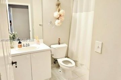 Купить таунхаус в Майами, Флорида 4 спальни, 157.75м2, № 2049622 - фото 24