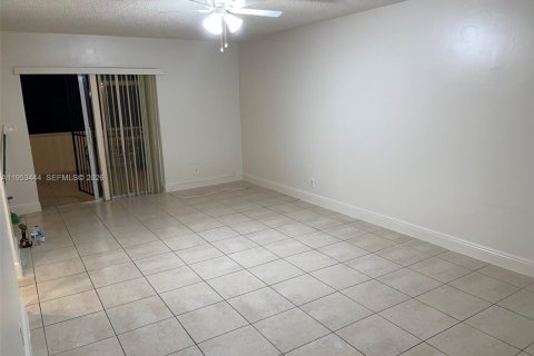 Copropriété à louer à Sunrise, Floride: 3 chambres, 133.78 m2 № 2025851 - photo 9