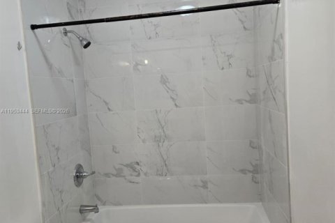 Copropriété à louer à Sunrise, Floride: 3 chambres, 133.78 m2 № 2025851 - photo 11