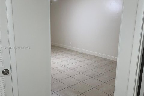 Copropriété à louer à Sunrise, Floride: 3 chambres, 133.78 m2 № 2025851 - photo 14