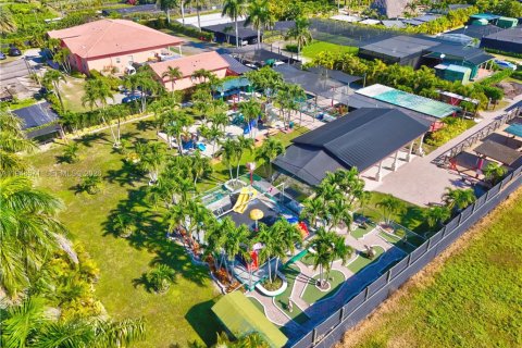 Купить коммерческую недвижимость в Майами, Флорида № 2054304 - фото 3