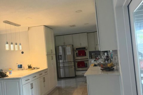 House in Boca Raton, Florida 4 bedrooms, 142.14 sq.m. № 2401237 - photo 5