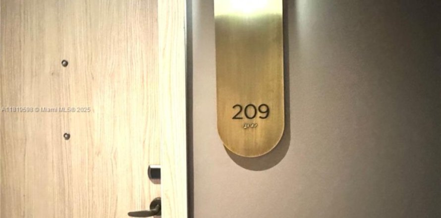 Studio in the Condo in Miami, Florida № 1781627