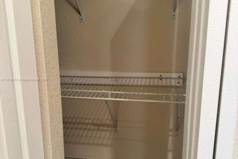 Condominio en alquiler en Lauderdale Lakes, Florida, 1 dormitorio, 71.35 m2 № 2054845 - foto 14