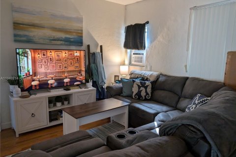 Villa ou maison à louer à Dania Beach, Floride: 2 chambres, 74.32 m2 № 1999141 - photo 6