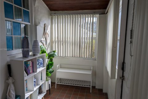 Villa ou maison à louer à Dania Beach, Floride: 2 chambres, 74.32 m2 № 1999141 - photo 5