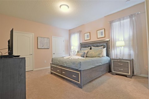 Casa en venta en Kissimmee, Florida, 8 dormitorios, 375.42 m2 № 1680300 - foto 14