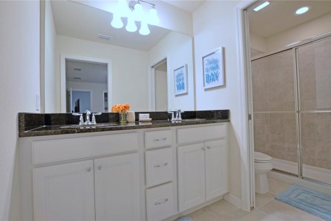 Casa en venta en Kissimmee, Florida, 8 dormitorios, 375.42 m2 № 1680300 - foto 28