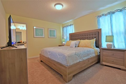 Casa en venta en Kissimmee, Florida, 8 dormitorios, 375.42 m2 № 1680300 - foto 25