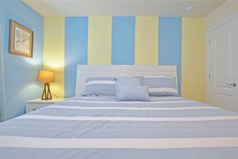 Casa en venta en Kissimmee, Florida, 8 dormitorios, 375.42 m2 № 1680300 - foto 30