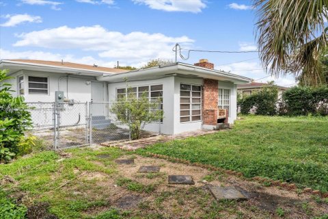 Снять в аренду виллу или дом в Норт-Майами-Бич, Флорида 3 спальни, 136.57м2, № 1963874 - фото 11