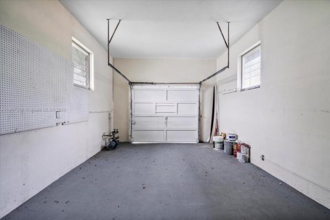 Снять в аренду виллу или дом в Норт-Майами-Бич, Флорида 3 спальни, 136.57м2, № 1963874 - фото 24