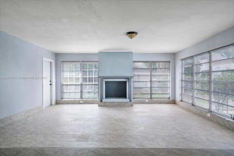 Снять в аренду виллу или дом в Норт-Майами-Бич, Флорида 3 спальни, 136.57м2, № 1963874 - фото 23