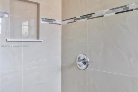 Снять в аренду виллу или дом в Норт-Майами-Бич, Флорида 3 спальни, 136.57м2, № 1963874 - фото 30