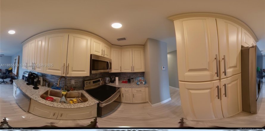 Condo in Sunrise, Florida, 3 bedrooms  № 1894247