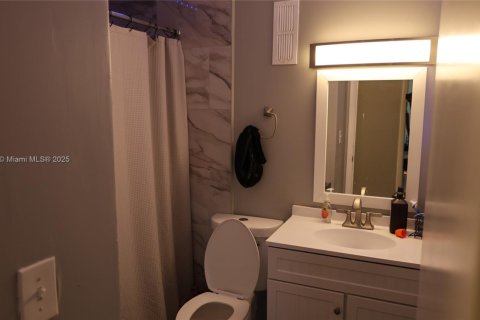 Condo in Sunrise, Florida, 3 bedrooms  № 1894247 - photo 12