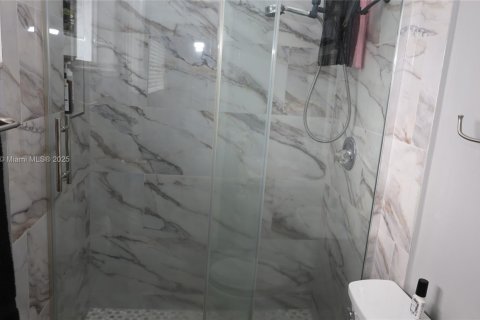 Condo in Sunrise, Florida, 3 bedrooms  № 1894247 - photo 14