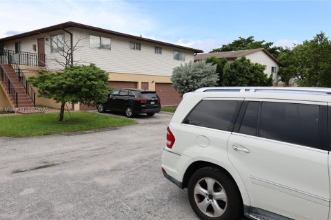 Condo in Sunrise, Florida, 3 bedrooms  № 1894247 - photo 28