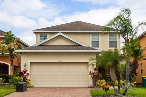 House in Kissimmee, Florida 5 bedrooms, 266.82 sq.m. № 2238737