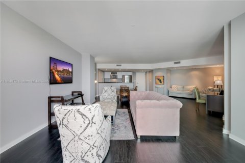 Купить кондоминиум в Майами, Флорида 2 спальни, 125.42м2, № 2036353 - фото 16