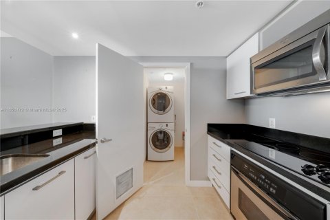 Купить кондоминиум в Майами, Флорида 2 спальни, 125.42м2, № 2036353 - фото 22