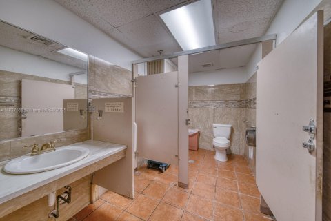 Commercial property in Sunrise, Florida № 1798861 - photo 29