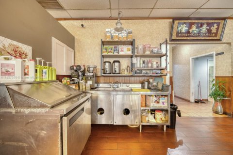 Commercial property in Sunrise, Florida № 1798861 - photo 14