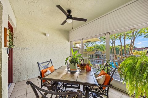 Condo in Deerfield Beach, Florida, 2 bedrooms № 2087876 - photo 16
