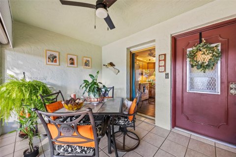 Condo in Deerfield Beach, Florida, 2 bedrooms № 2087876 - photo 15