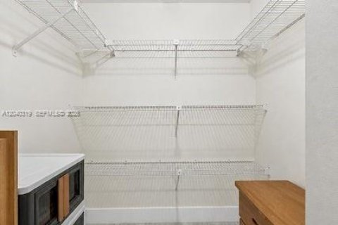 Condo in Deerfield Beach, Florida, 2 bedrooms № 2087876 - photo 12