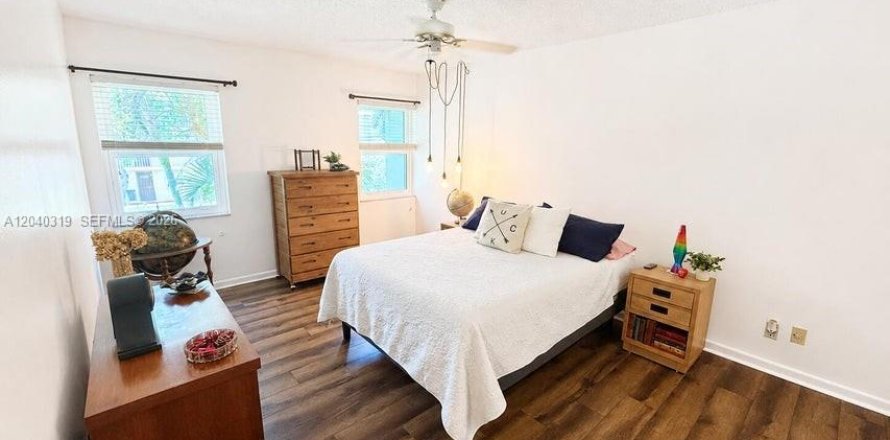 Condo in Deerfield Beach, Florida, 2 bedrooms № 2087876