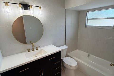 Villa ou maison à vendre à Sarasota, Floride: 3 chambres, 139.54 m2 № 2390944 - photo 24
