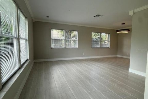 Villa ou maison à vendre à Sarasota, Floride: 3 chambres, 139.54 m2 № 2390944 - photo 4