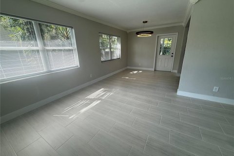 Villa ou maison à vendre à Sarasota, Floride: 3 chambres, 139.54 m2 № 2390944 - photo 5