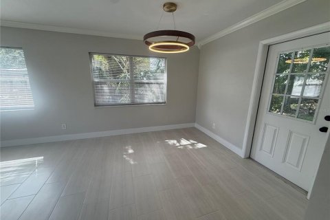 Villa ou maison à vendre à Sarasota, Floride: 3 chambres, 139.54 m2 № 2390944 - photo 8