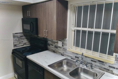 Appartement à louer à Miami, Floride: 1 chambre, 65.03 m2 № 1996275 - photo 17