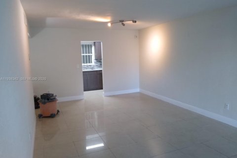 Appartement à louer à Miami, Floride: 1 chambre, 65.03 m2 № 1996275 - photo 3