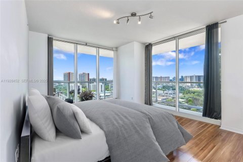 Copropriété à louer à Sunny Isles Beach, Floride: 2 chambres, 132.2 m2 № 1987521 - photo 10