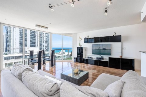 Copropriété à louer à Sunny Isles Beach, Floride: 2 chambres, 132.2 m2 № 1987521 - photo 6