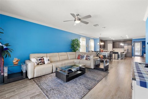House in Orlando, Florida 3 bedrooms, 194.07 sq.m. № 2151551 - photo 7