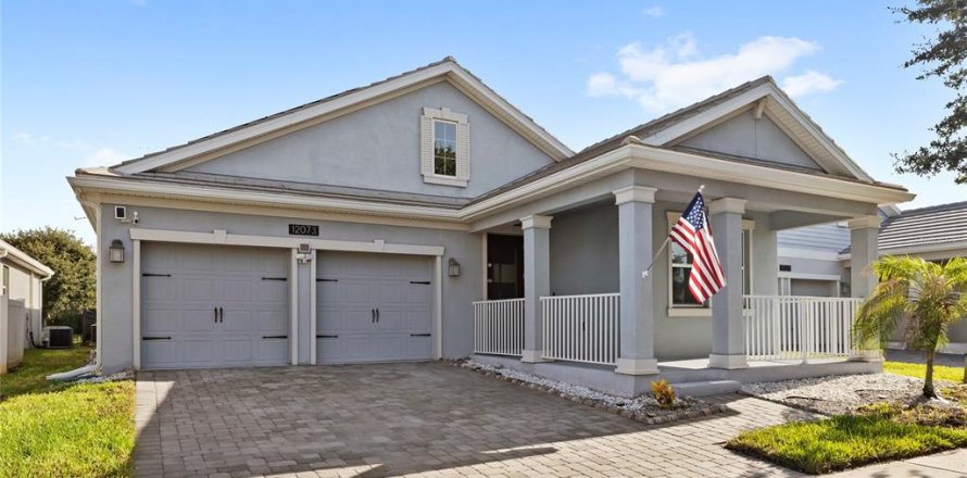 House in Orlando, Florida 3 bedrooms, 194.07 sq.m. № 2151551