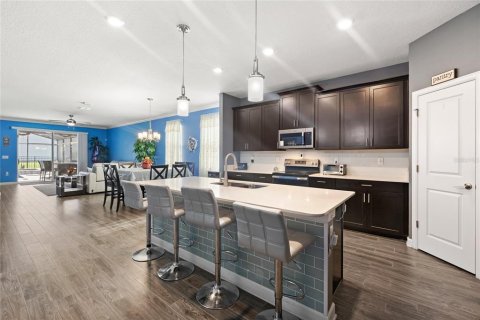 House in Orlando, Florida 3 bedrooms, 194.07 sq.m. № 2151551 - photo 2