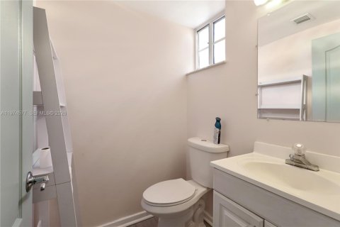 Купить кондоминиум в Майами, Флорида 2 спальни, 105.63м2, № 2036263 - фото 8